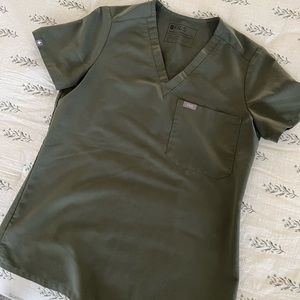 Women’s Figs Scrubs Set